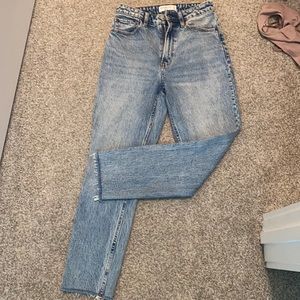 Abercrombie & Fitch The Mom High Rise